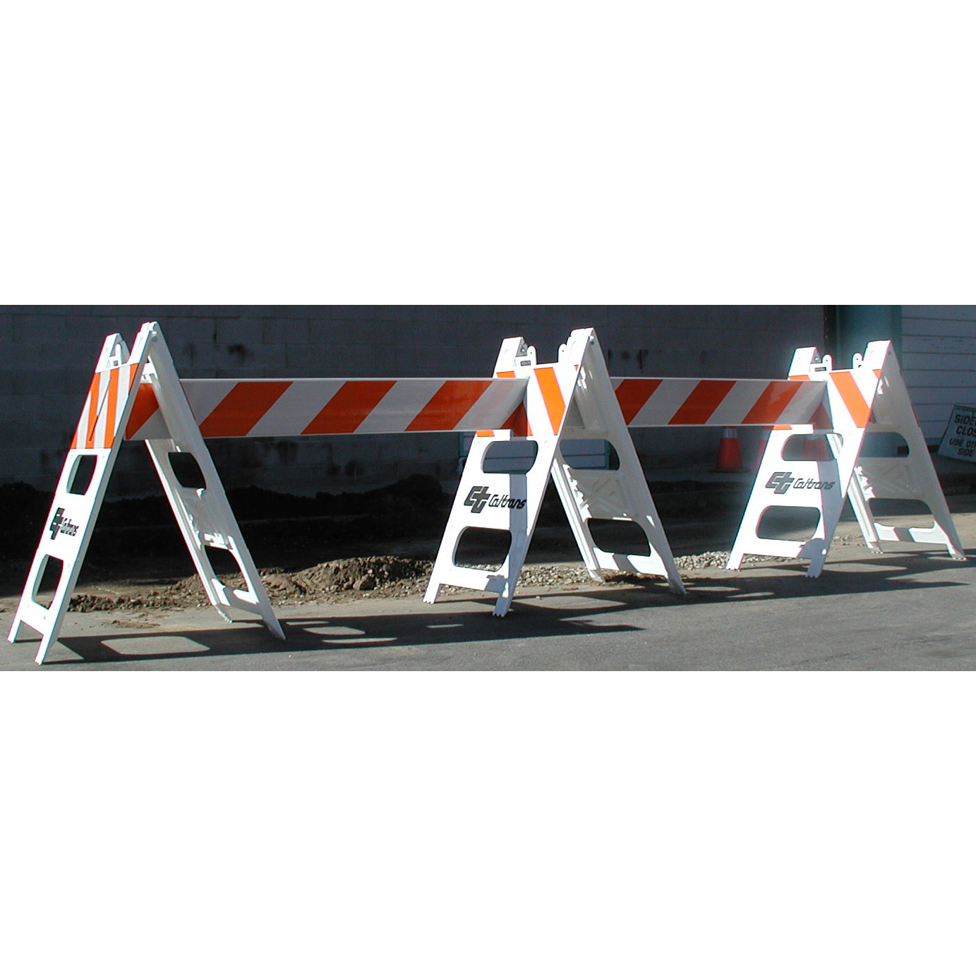 TD2150 Type I & II Econocade Barricade – All Plastic Barricades