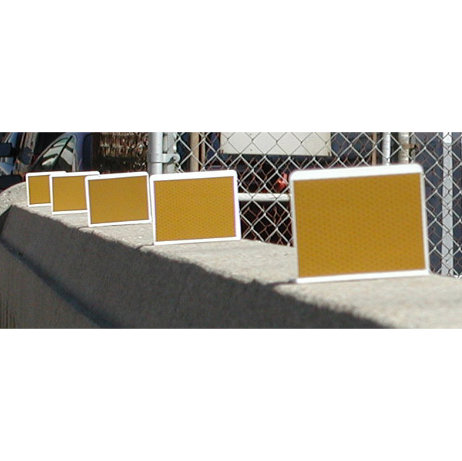 TD9300 Roadguide™  Bridge & Concrete Barrier Markers